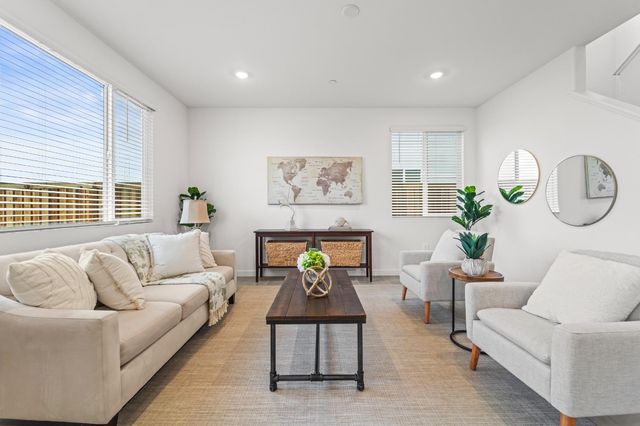 1489 Mcintyre St, Galt, CA 95632