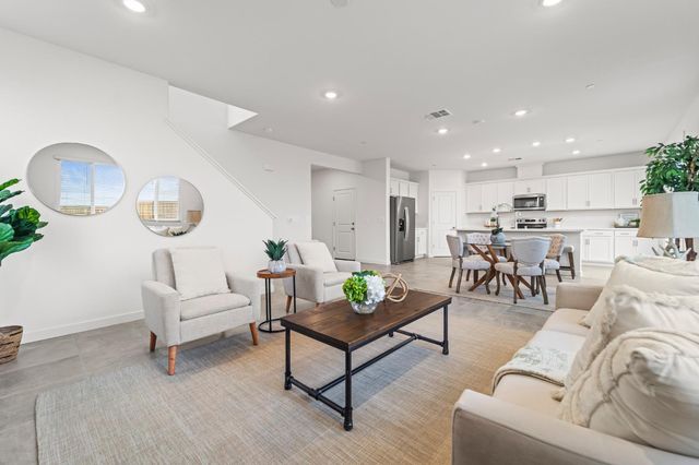 1489 Mcintyre St, Galt, CA 95632