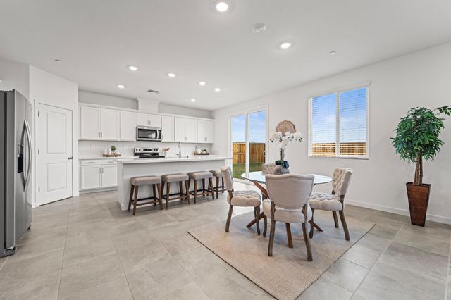 1489 Mcintyre St, Galt, CA 95632