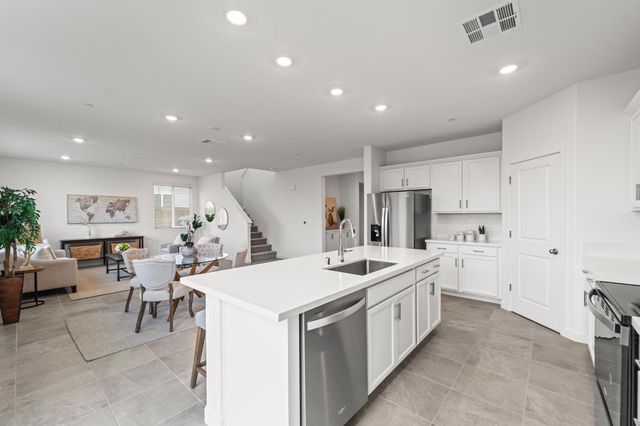 1489 Mcintyre St, Galt, CA 95632