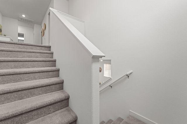 1489 Mcintyre St, Galt, CA 95632