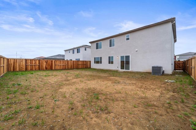 1489 Mcintyre St, Galt, CA 95632