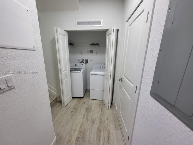 15560 SW 136th Street 213, Miami, FL 33196