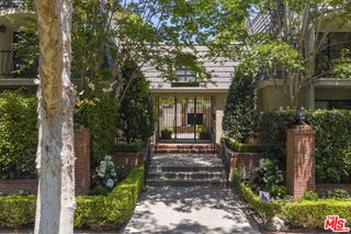 648 Wilcox Avenue, Los Angeles, CA 90004
