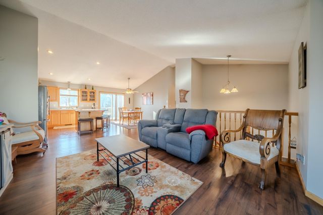 1011 Brook Court, Sauk Rapids, MN 56379