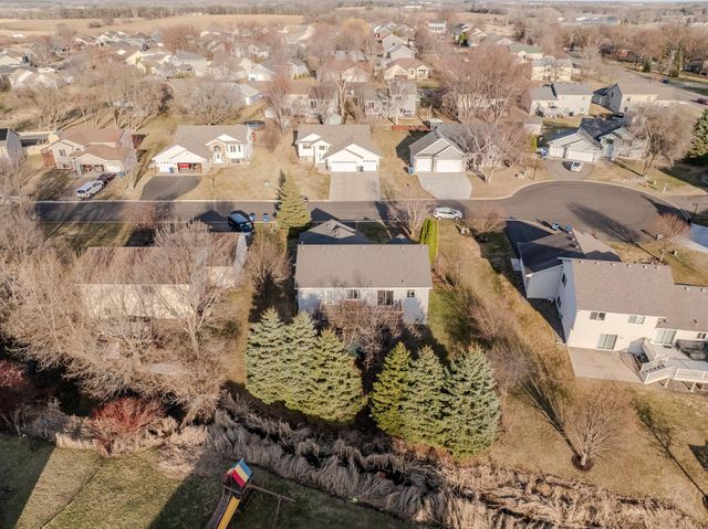 1011 Brook Court, Sauk Rapids, MN 56379