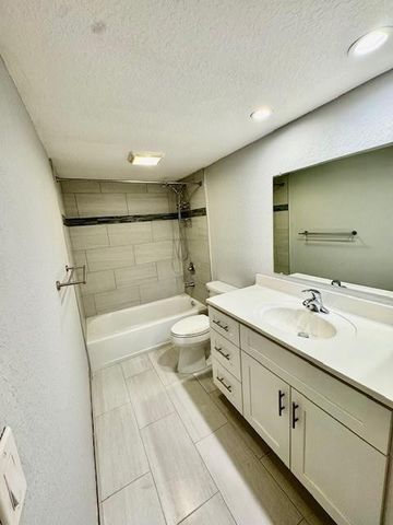 2467 Waterside Drive, Lake Worth, FL 33461