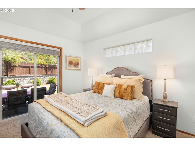 173 LAQUINTA Ct, Winchester, OR 97495