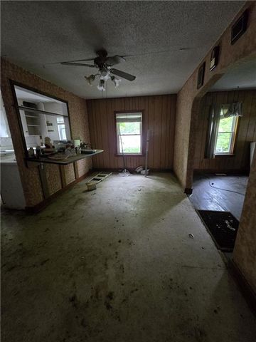 33660 W 83rd Street, De Soto, KS 66018