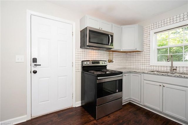 1760 Polo Road, Winston-salem, NC 27106