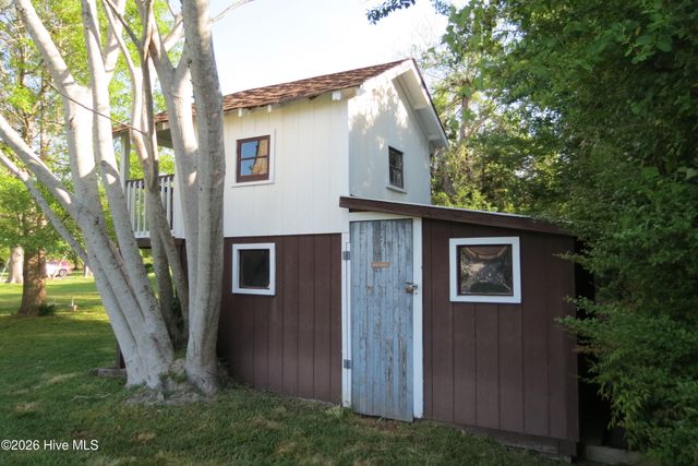 504 Midyette Street, Oriental, NC 28571