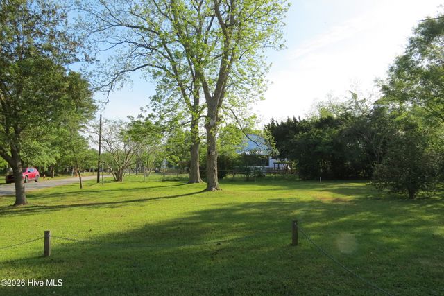 504 Midyette Street, Oriental, NC 28571