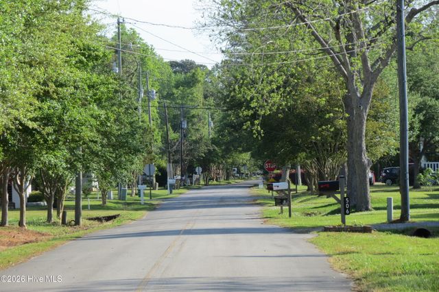 504 Midyette Street, Oriental, NC 28571