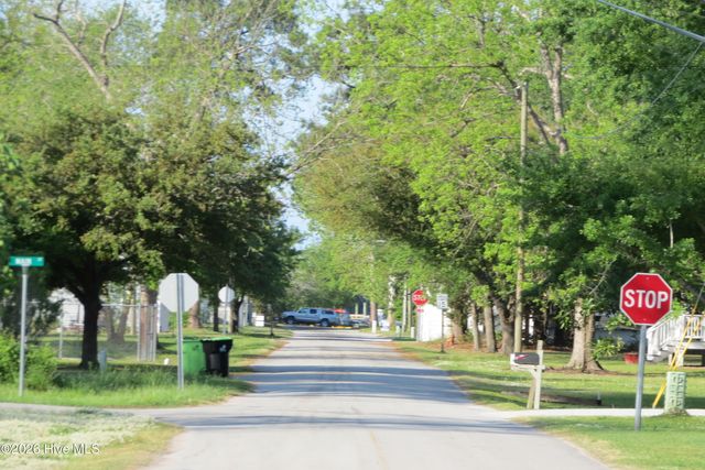 504 Midyette Street, Oriental, NC 28571