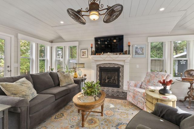 8 Jib Way, Hyannis, MA 02601