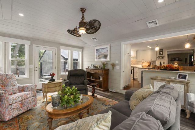 8 Jib Way, Hyannis, MA 02601