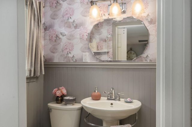 8 Jib Way, Hyannis, MA 02601