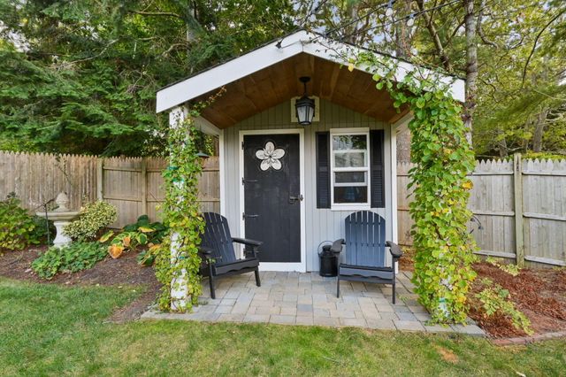 8 Jib Way, Hyannis, MA 02601