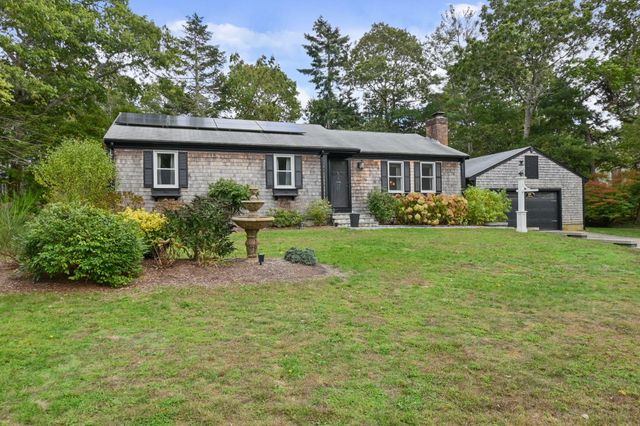 8 Jib Way, Hyannis, MA 02601