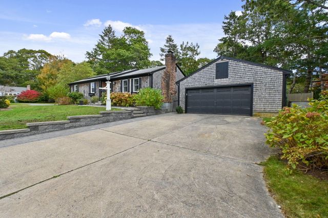 8 Jib Way, Hyannis, MA 02601