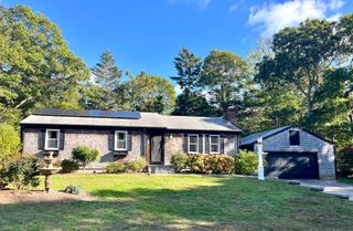 8 Jib Way, Hyannis, MA 02601