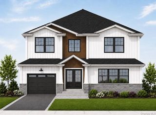 8 Violet Avenue, Hicksville, NY 11801