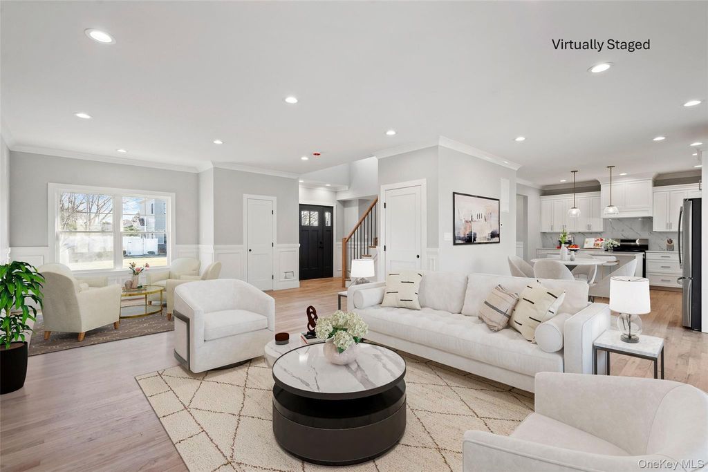8 Violet Avenue, Hicksville, NY 11801 — photo 2