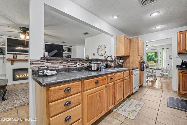 4317 Cunningham Road, Moss Point, MS 39562