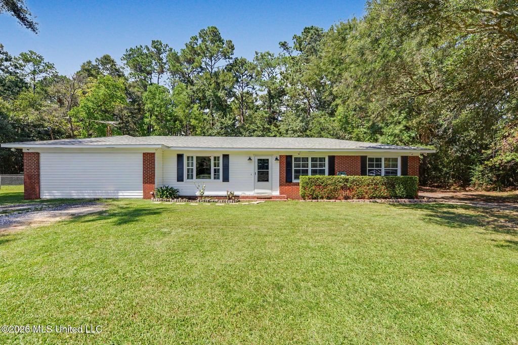 4317 Cunningham Road, Moss Point, MS 39562