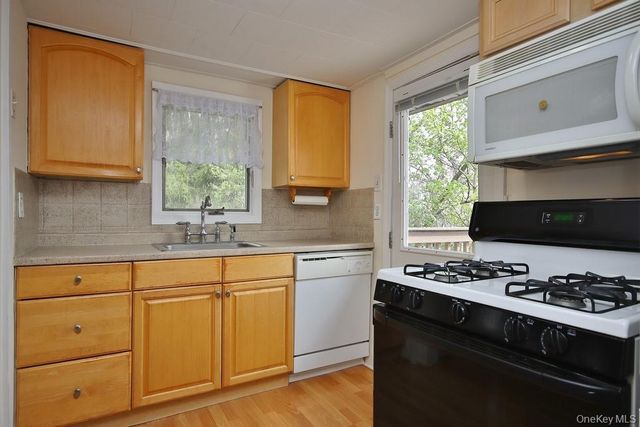 117 W Mombasha Road, Monroe, NY 10950