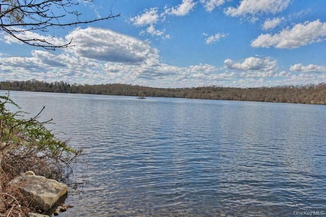 117 W Mombasha Road, Monroe, NY 10950