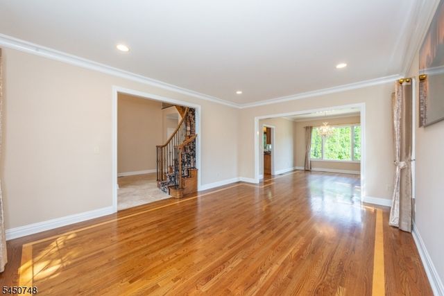 20 Hugenot St, East Hanover Twp., NJ 07936