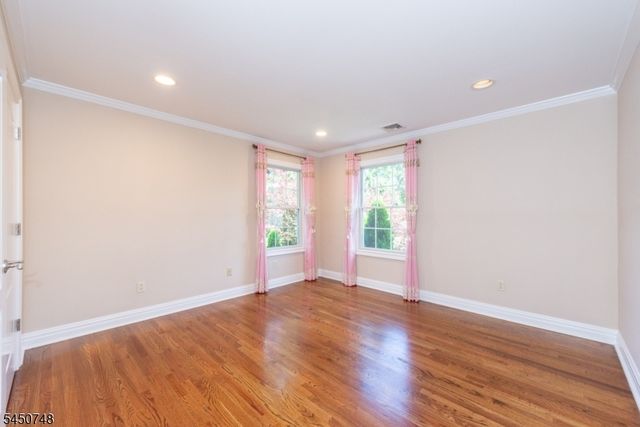 20 Hugenot St, East Hanover Twp., NJ 07936