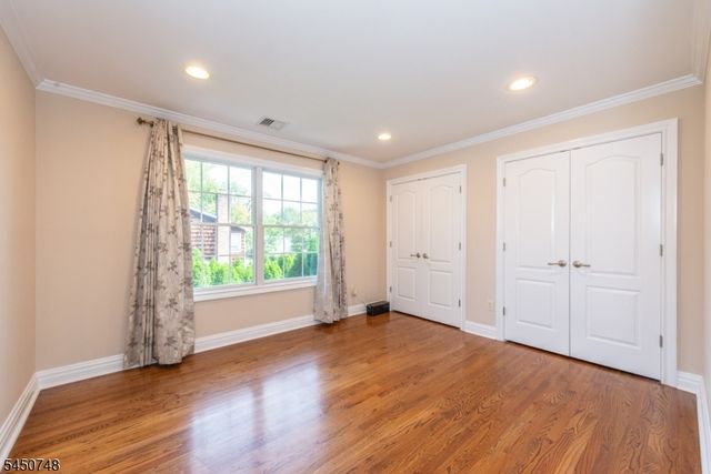 20 Hugenot St, East Hanover Twp., NJ 07936