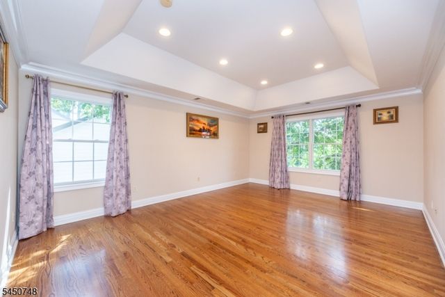 20 Hugenot St, East Hanover Twp., NJ 07936