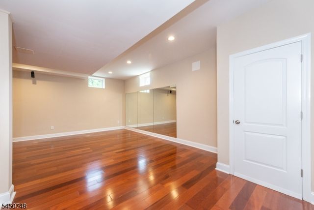 20 Hugenot St, East Hanover Twp., NJ 07936