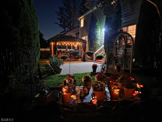 20 Hugenot St, East Hanover Twp., NJ 07936