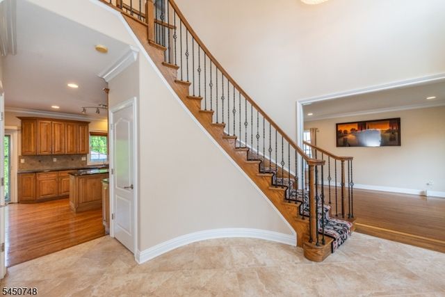 20 Hugenot St, East Hanover Twp., NJ 07936