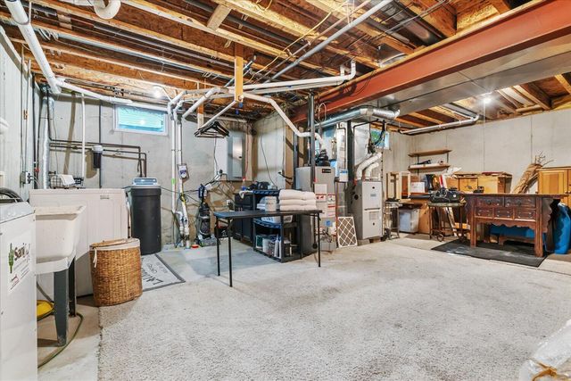 8782 Hathaway Road, Oshtemo Twp, MI 49009