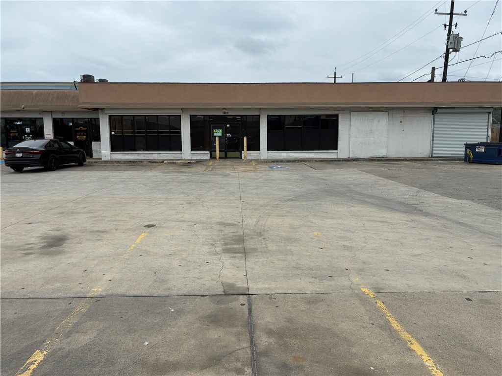1301 S Staples St, Corpus Christi, TX 78404 — exterior