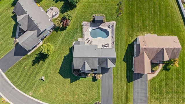 1381 Meadow Breeze Lane, Webster, NY 14580