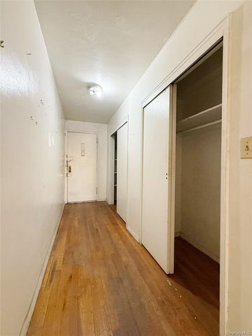 14105 Northern Blvd 3E, Flushing, NY 11354