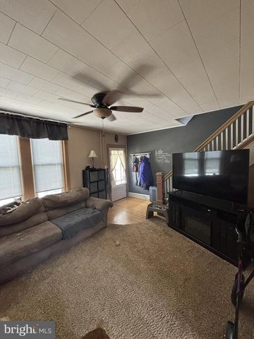 503 E LOCUST ST, Fleetwood, PA 19522