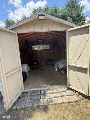 503 E LOCUST ST, Fleetwood, PA 19522