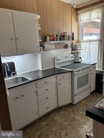 503 E LOCUST ST, Fleetwood, PA 19522