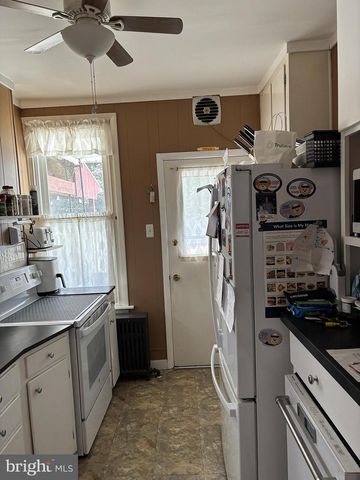 503 E LOCUST ST, Fleetwood, PA 19522