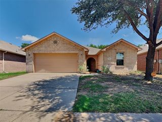 5761 Dunraven Trail, Fort Worth, TX 76244
