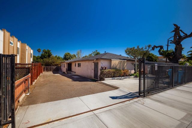 3103-3105 Central, San Diego, CA 92105