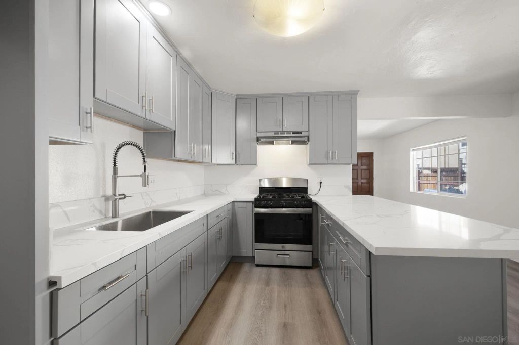 3103-3105 Central, San Diego, CA 92105