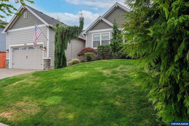 1028 Jaysie Dr, Silverton, OR 97381